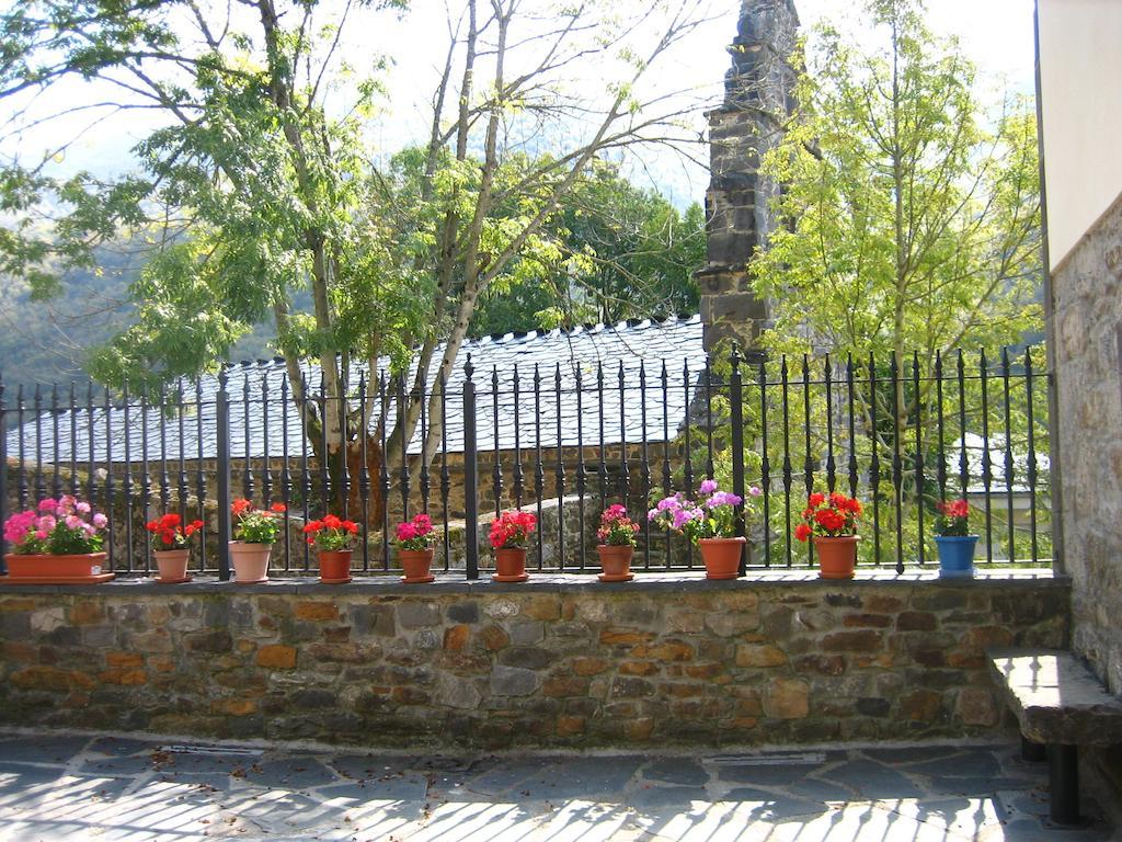 Monasterio De Hermo Apartamentos Rurales Casa Baltasar מראה חיצוני תמונה