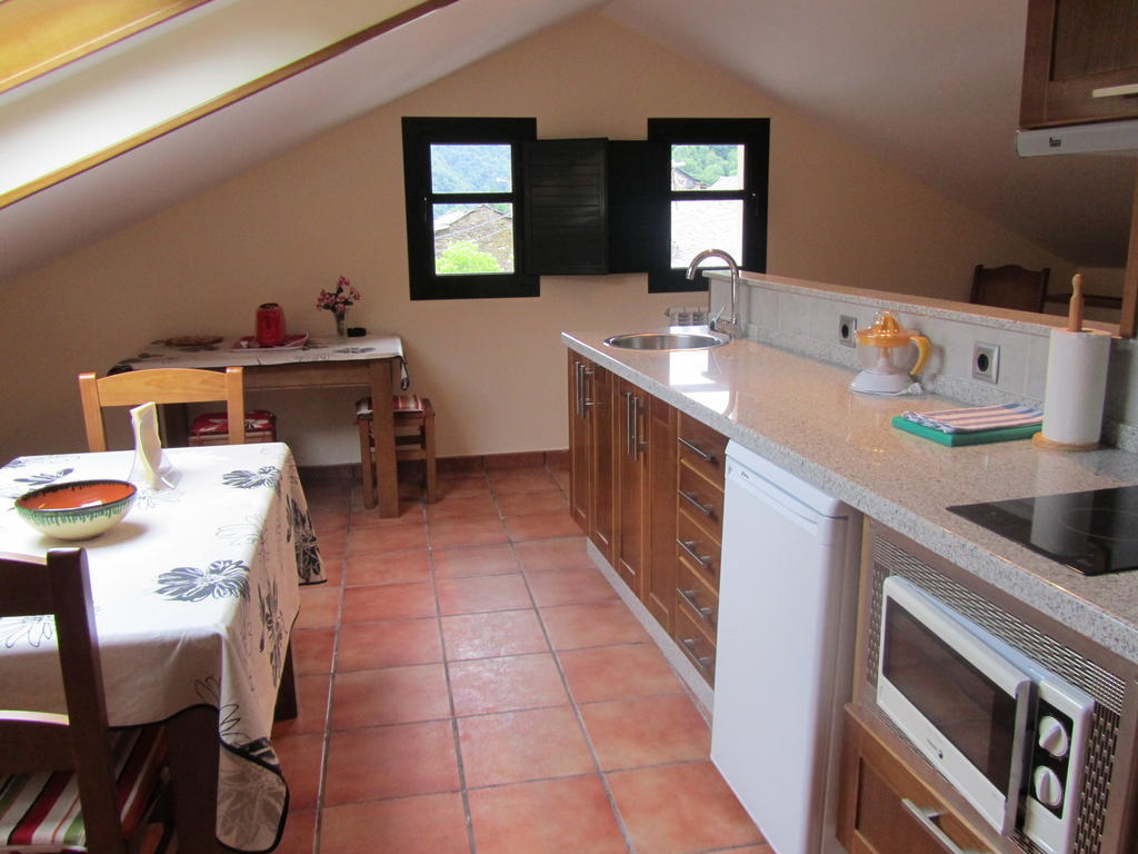 Monasterio De Hermo Apartamentos Rurales Casa Baltasar חדר תמונה