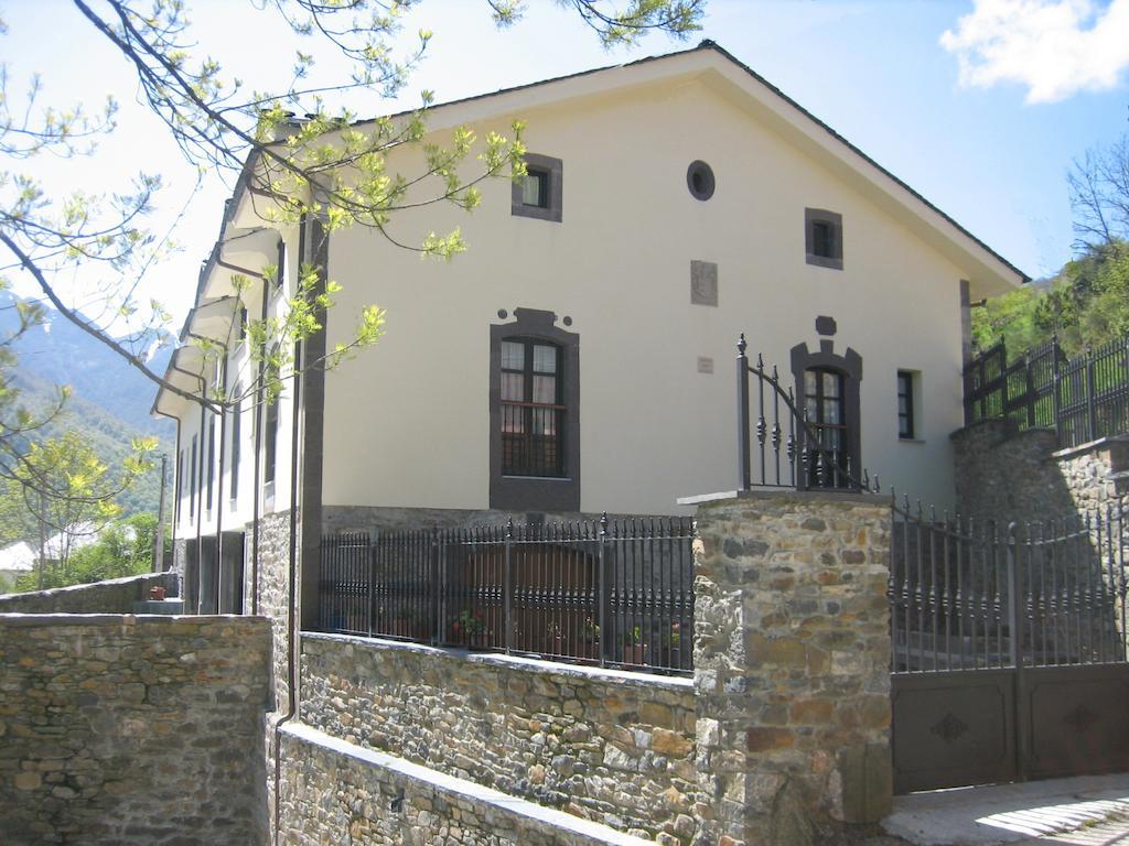 Monasterio De Hermo Apartamentos Rurales Casa Baltasar מראה חיצוני תמונה